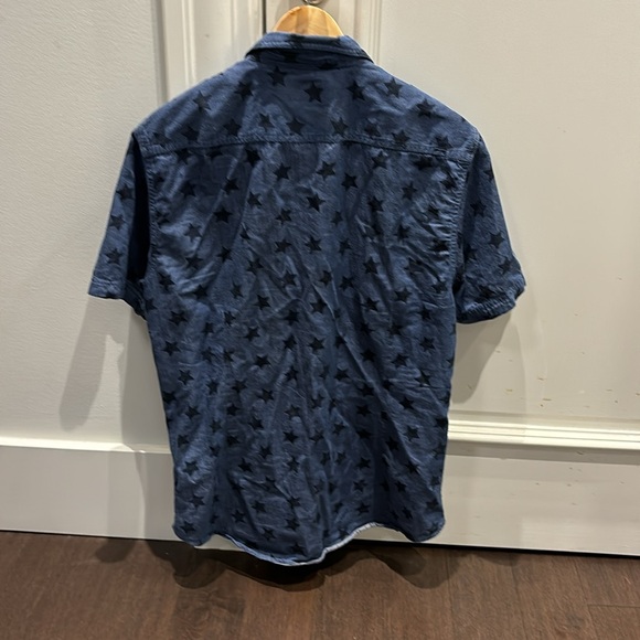 Guess size L denim button up. Worn a few times. Good condition. - Picture 3 of 3